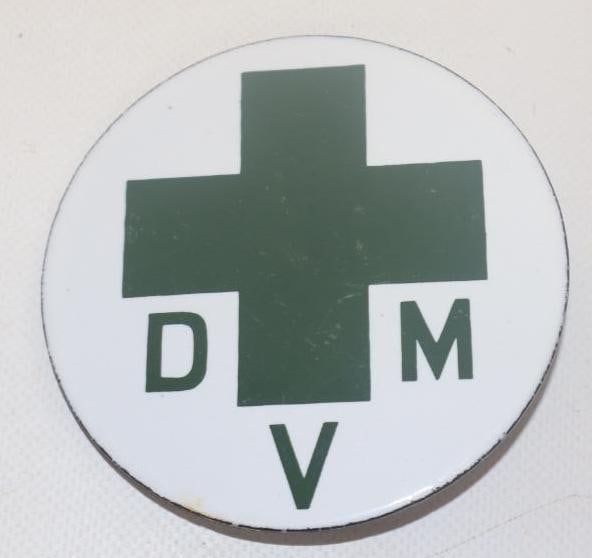 Porcelain Veterinarian Emblem Badge: 3.5" diameter