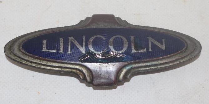 1932-34  Lincoln Model KB Cloisonne Automobile  Hub/Trunk Emblem Badge (1 of 2)