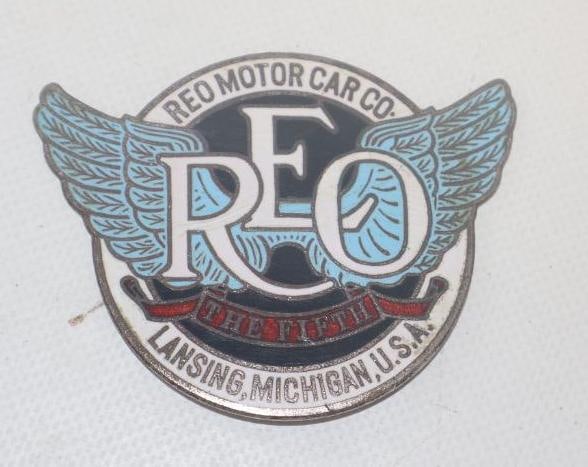 1912 - 1919 REO The Fifth Model Lansing MI Radiator Emblem Badge (1 of 2)