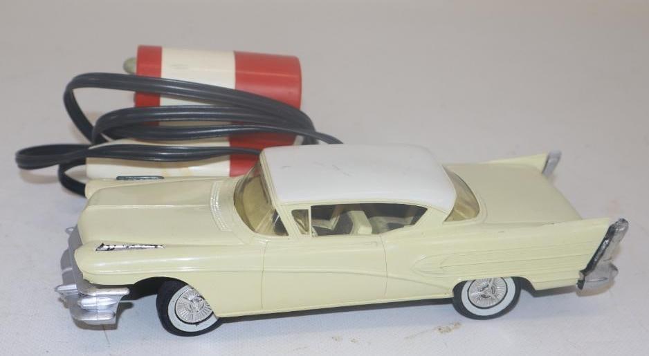 1958 Buick Battery Remote Control Car (1 of 2)