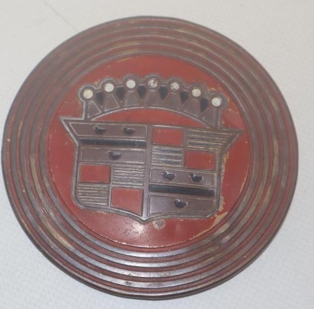 Cadillac Hub Emblem (1 of 2)