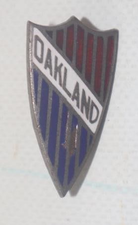 Oakland Dash Emblem Badge: 1.5" x .5", cloisonne