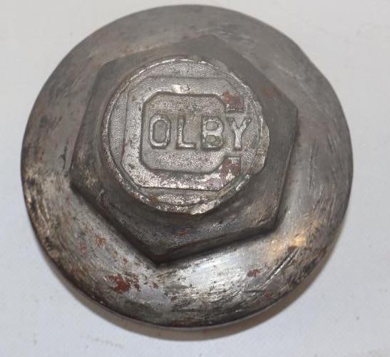 Colby Threaded Automobile Hubcap: 4.25" diameter