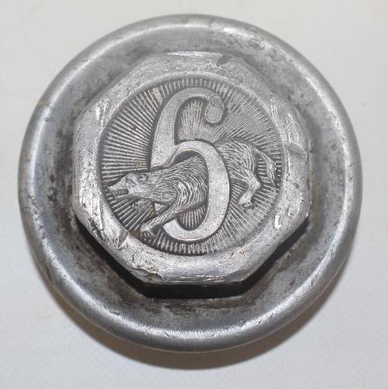 Wolverine 6 Aluminum Threaded Automobile Hubcap (1 of 2)