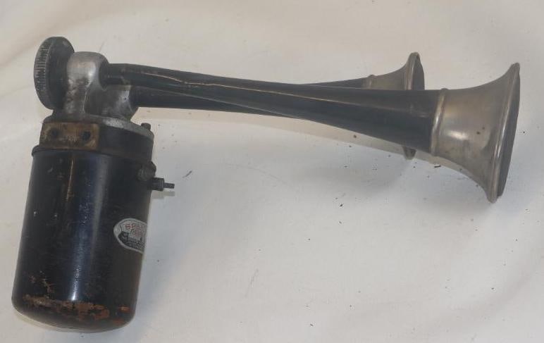 Early Automobile Spartan Chime 6 Volt Horn (1 of 4)