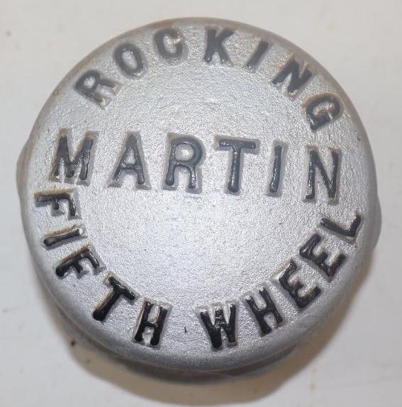 Martin Rocking 5th Wheel Cast Steel Threaded Truck Hubcap (1 of 2)