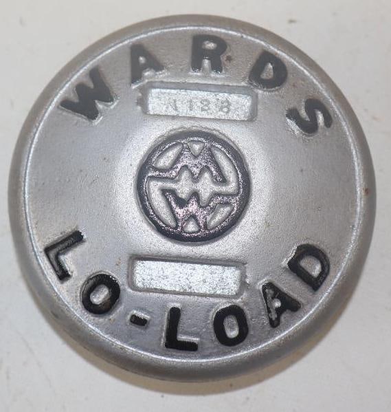 Montgomery Wards Low Load Trailer Cast Steel Threaded Hubcap (1 of 2)