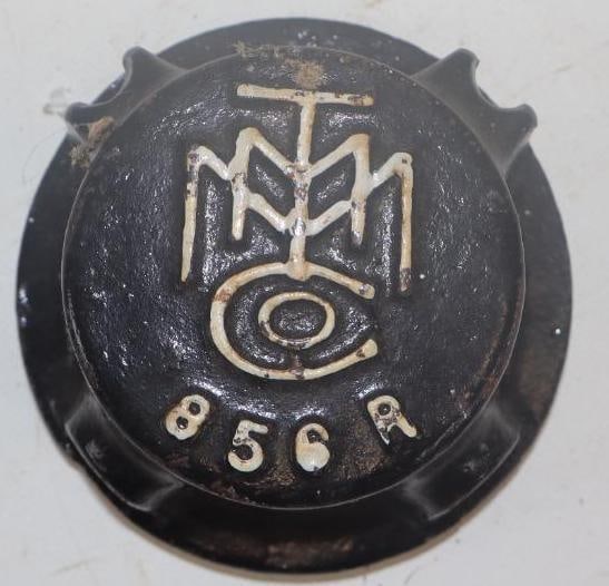 Minneapolis Moline Thrasher Tractor Cast Steel Hubcap (1 of 2)
