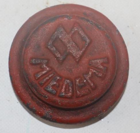 Miedema Tractor Cast Steel Hubcap (1 of 2)