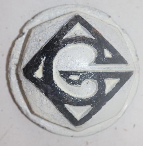 Garford Cast Steel Threaded Truck Hubcap (1 of 2)