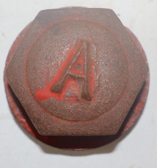 Auckman Cast Steel Threaded Tractor Hubcap (1 of 2)