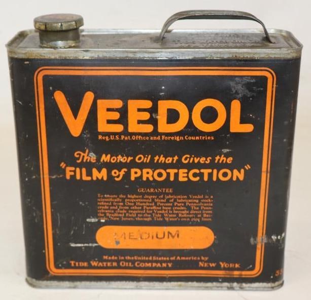 Tide Water Veedol "Film Of Protection" Slim One Gallon Oil Can w/ Car Graphics (1 of 2)