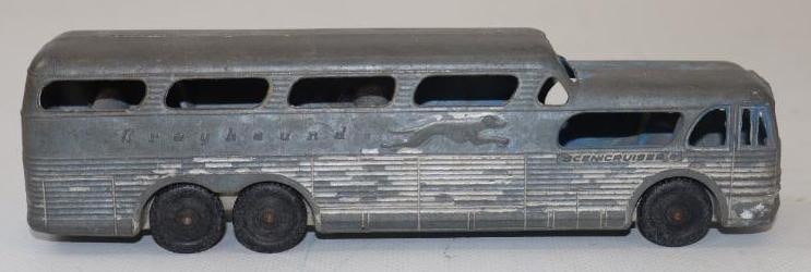 Tootsietoy Greyhound Scencruiser Tour Bus: 6.75" x 1.50" x 1.50"