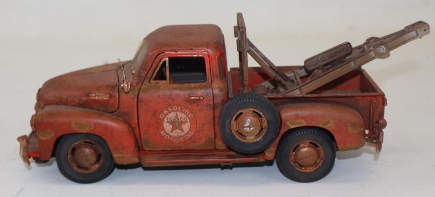 1953 Chevrolet Texaco 1/18th Scale Tow Truck: 11" x 3.50" x 3.50" Mira Solido Brand
