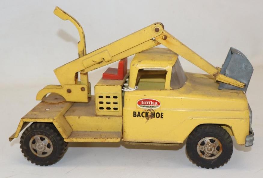 1970's Tonka Back Hoe Toy Truck: 12.50" x 6" x 7"