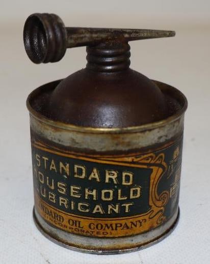 Early Standard Oil Household Lubricant Handy Oiler (1 of 2)