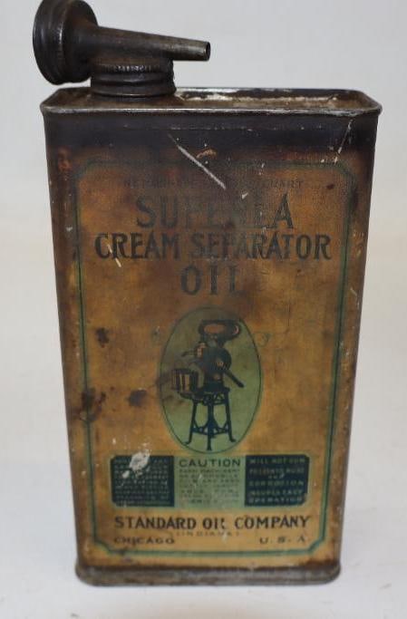 Standard Oil Company of Indiana Superla Cream Separator One Quart Oil Can (1 of 2)