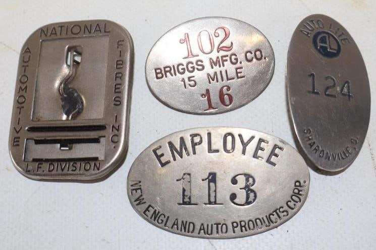 Group of 4 New England Auto Briggs National Automotive And Auto Lite Employee Pin Back Badges (1 of 2)