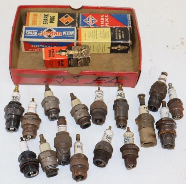 Group of 20 Goodyear, Bosch, Amoco, Skelly, Jordan, Seiberling, Reflex And Champion Spark Plugs (1 of 3)