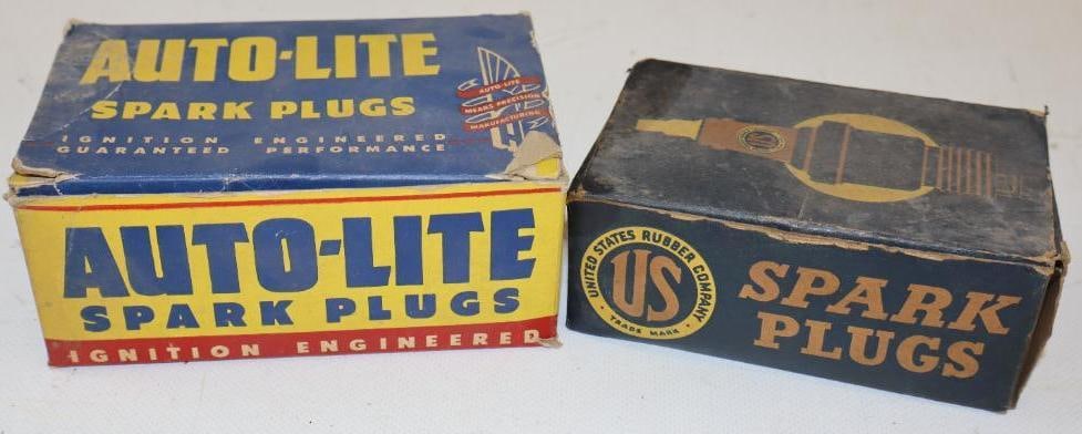 Group of 20 US Rubber And Auto-lite Spark Plugs In Original Boxes (1 of 3)