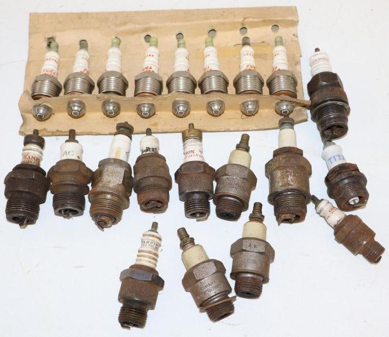 Group of 21 Electra, Stromberg, Ojus Ring Fire, Champion And AC Spark Plugs (1 of 4)
