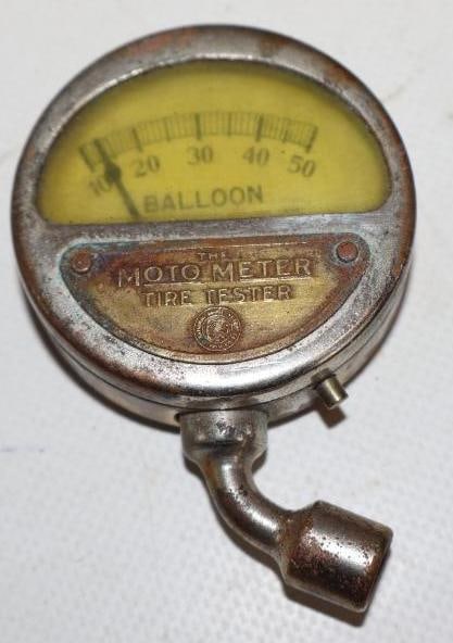 The Moto Meter Balloon Tire Pressure Gauge (1 of 3)
