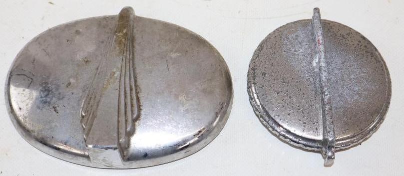Group of 2 Round And Oval Radiator Cap Ornaments (1 of 2)