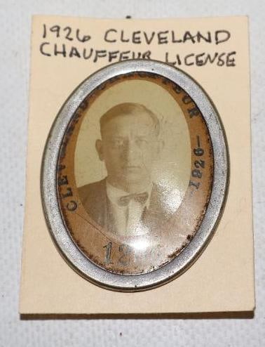 1926 Cleveland Ohio Chauffeur Licenses Pin Back Badge (1 of 2)