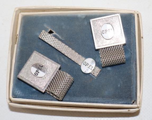 Group of 3 Opel Motor Car Co Cuff Links And Tie Tac (1 of 2)