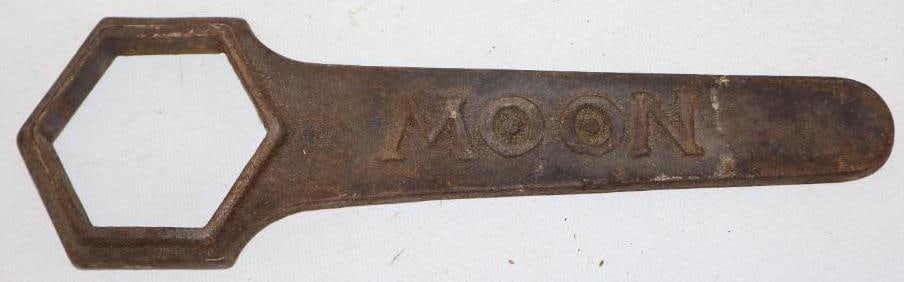 Moon Motor Car Co Hubcap Wrench (1 of 3)