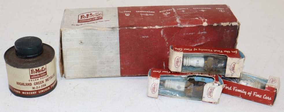 Group of 5 FoMoCo Ford Touch Up Paint, Spark Plugs And Right Door Handle In Original Boxes (1 of 2)