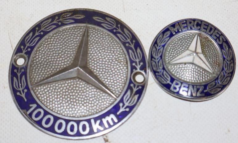 Group of 2 Mercedes Benz Emblem And Radiator Badges (1 of 2)
