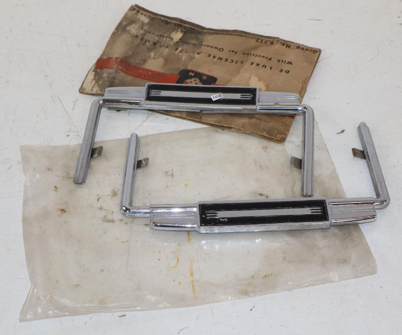 Oldsmobile/GM Approved Parts License Plate Bracket w/ Original Packaging (1 of 2)