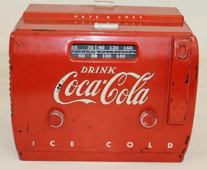 1950's Drink Coca Cola Cooler Shaped Advertising Bakelite Radio (1 of 4)