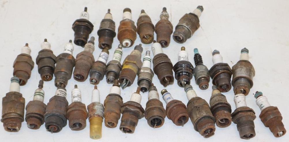 Group of 30 AC, Amoco, Stitt, Aldor, Reliance And Fyrac Spark Plugs: largest is 3.50" x 1" x 1"