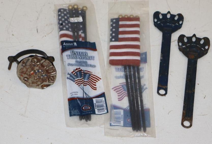 Group of 2 Early Automobile Radiator And License Plate Topper Flag Holders With Flags (1 of 4)