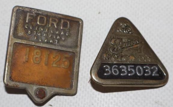 Group of 2 Buick And Ford Employee Pin Back Badges (1 of 2)