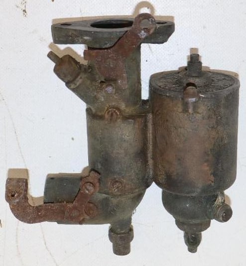Early Automobile Eagle Carburetor (1 of 3)