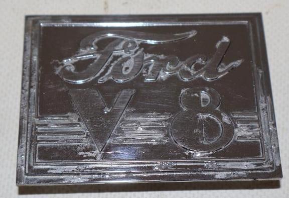 1940 Ford V-8 Trunk Emblem (1 of 2)