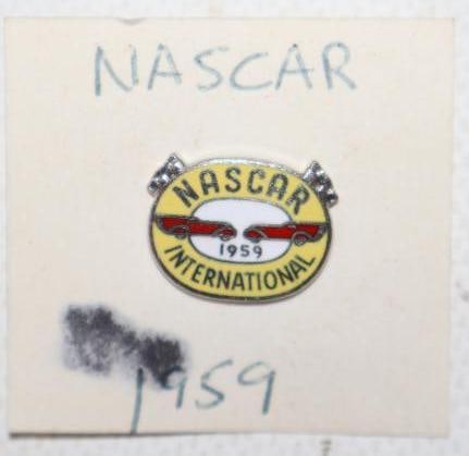 1959 Cloisonne Nascar International Lapel Pin (1 of 2)