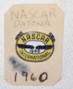 1960 Cloisonne Nascar International Lapel Pin (1 of 2)