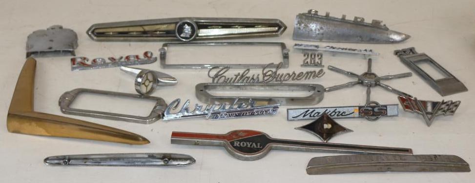 Group of 20 Automobile Emblems, Scripts And Trim (1 of 6)