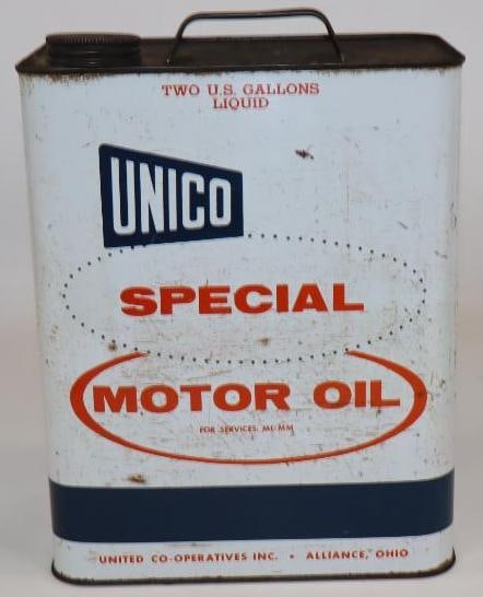 Unico Special Two Gallon Motor Oil Can: 8" x 10.5" x 5.5"
