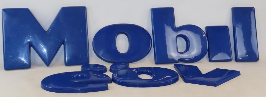 Group of 9 Mobil Gas Station Advertising Plastic Letters (1 of 5)