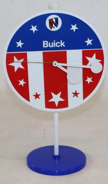 1960's Buick Advertising Wind Up Desk Clock (1 of 3)