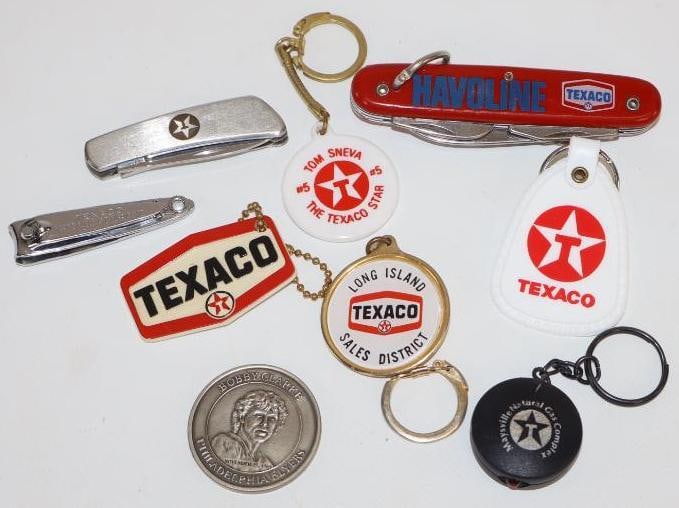 Group of 9 Texaco Advertising Key Chains and Pocket Knives (1 of 2)