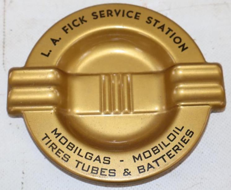 Mobilgas-Mobiloil Fick Service Station Advertising Ash Tray: 5" x 4" x 0.75"