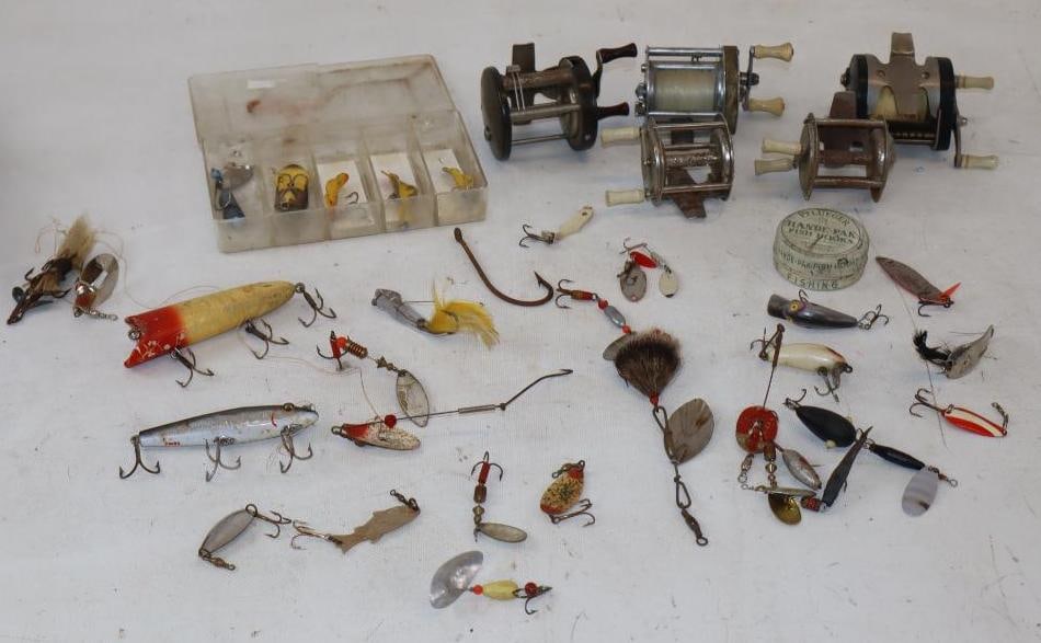 Group of 36 Antique Fishing Lures & Reels & hooks (1 of 6)