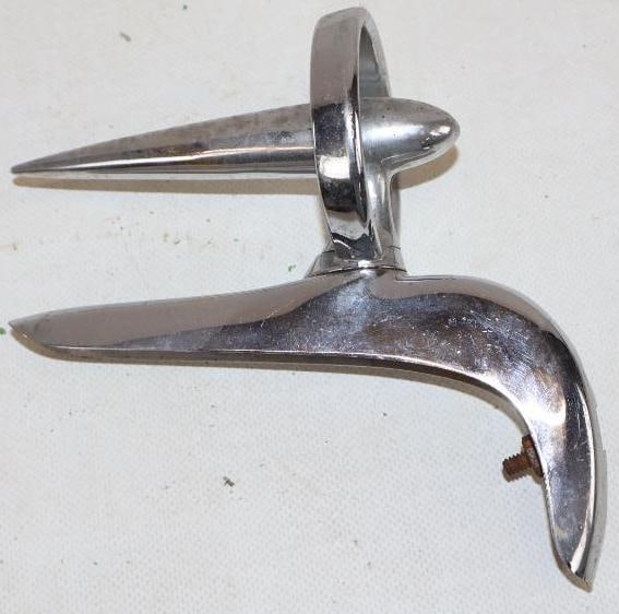 1946 Ford Super Deluxe Hood Ornament: 5.5" x 2.5" x 5"