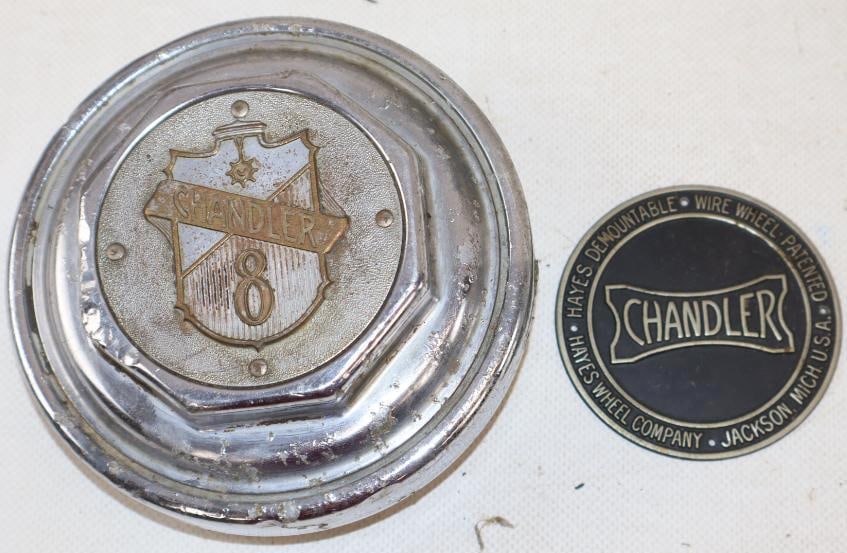 Group of 2 Chandler 8 Hubcap and Hayes Demountable Wire Wheel Emblem (1 of 2)
